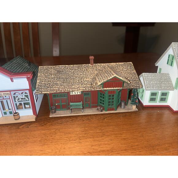 Hallmark The Sarah Plain and Tall Collection Complete Set Of 5 Buildings -No Box - Picture 3 of 4
